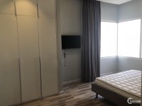 Bán gấp căn hộ Sunrise City 97m2 hướng Đông giá rẻ 3,9 tỷ ,để lại nội thất .LH 0