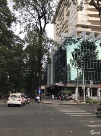 Bán nhà 4 tầng MT hẻm Phan Văn Hân, nhà đẹp có gara ô tô, DT 6.1x26m, 25 tỷ TL c