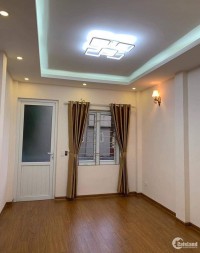 Bán nhà Phố Quan Nhân, 38m2,tỷ ô tô đỗ cách 5m, kinh doanh, Giá 2,1 tỷ