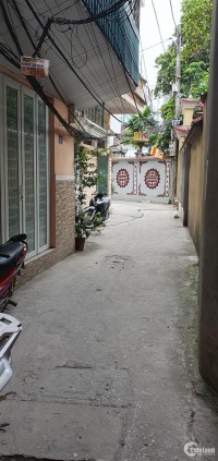 Bán nhà Kim Liên 30m2, giá 3.3 tỷ, mặt tiền 4m.