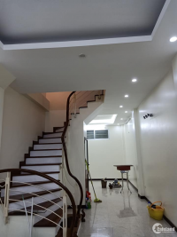 Bán nhà trung tâm quận Đống Đa về ở ngay, 40m2, 5 tầng.