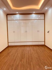 Bán nhà Đường Láng, Nở hậu, gần phố, DT: 55m2, 5 tầng, 4,8 tỷ.