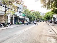 Bán nhà nát MT đường số 79, P. Tân Quy, Quận 7.