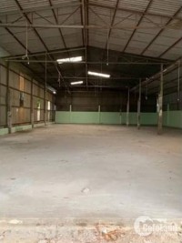 Cho thuê kho xưởng kinh doanh 1.000m2 mặt tiền khu vực Bình Chánh.