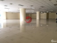 Văn phòng cho thuê quận 5 dt 545m2 MT Nguyễn Trãi giá 307tr