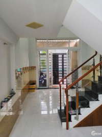 Chính chủ bán nhà đẹp 3 tầng Bưng Ông Thoàn, Phú Hữu, Quận9, giá chỉ 3,8 tỷ