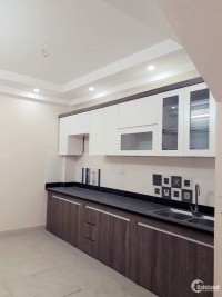 Bán nhà phố Hạ Đình Quận Thanh Xuân DT 40m2 Giá 3.7 tỷ oto đỗ cửa