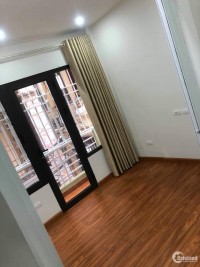 Bán nhà phân lô Phùng Chí Kiên, ô tô đỗ cửa, 30m2,5 tầng.