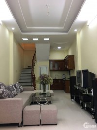 Bán nhà đường Láng, sát phố, KD nhỏ, 30m2, 4 tầng, 2.75 tỷ.