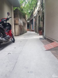 Cần bán nhà Phố Thanh Nhàn Quận Hai Bà Trưng giá 3 tỷ 5, 47m2, 4 tầng, Ngõ Thông