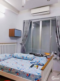 Bán gấp nhà mới ở ngay CMT8 40m2 4 tầng 5 tỷ.