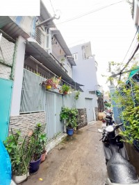 Bán nhà đẹp Bến Phú Lâm Q6 - ở ngay - 30m2 – giá rẻ 4.5 tỷ.