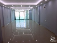 Cho Thuê Nhà MP Trần Quốc Hoàn 90m2 x 6,5T . MT : 5,1m