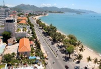 Marina Suites chỉ 2 phút đi bộ tắm biển Trần Phú, cạnh công viên xanh Nha Trang.