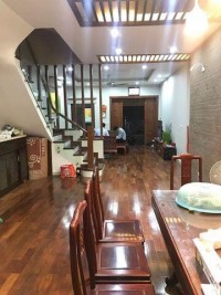 Cần bán nhà đẹp ở Nguyễn Khang 34m2, 5 tầng, mặt tiền 3,7m.