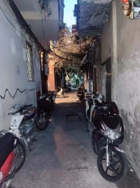 Nhà ngõ Phố Giang Văn Minh,31m2, 5 tầng,Nhà đẹp,Mặt tiền 4,7m,Ngõ 2 xe máy tránh