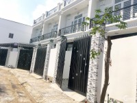Nhà 1Trệt 1 Lầu Phía sau Chợ Bình Chánh, Sổ Sẳn, Ngân Hàng HT, Ngay KCN Cầu Tràm