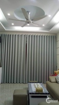 Bán nhà phố Thái Thịnh, 35m2, 5 tầng, Cách đường oto 30m.