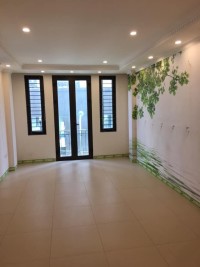 Bán nhà Tôn Đức Thắng 45m2 – Ba mặt thoáng – Kinh doanh - Ô tô đỗ cửa.