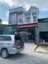 Nhà gần chợ Phú Chánh bán gia 2tỷ500 có sân đậu xe hơi