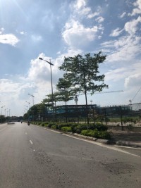 Đất đối diện Aeon Mall Long Biên 48m2 đường trước nhà 6m.