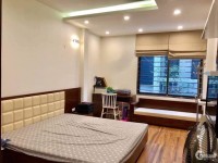 Bán nhà 5 tầng Giáp Bát ngõ ô tô đậu cửa,View hồ ,DT:30m2, nội thất đầy đủ. Giá: