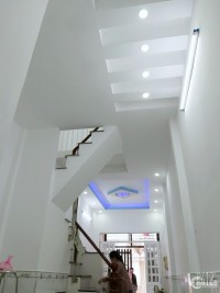 Bán Nhà 2 lầu mới xây Phan Văn Đối, chính chủ,SHR