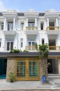 Cần bán căn nhà mặt tiền đường Phú Lợi, THỦ DẦU MỘT 4PN