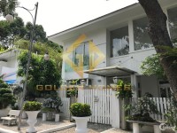 Cho thuê biệt thự lớn mặt tiền đường Phạm Thái Bường, Quận 7 giá tốt