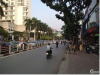 Bán đất 42m2 phố Nguyễn Văn Cừ kinh doanh có vỉa hè 4 tỷ.