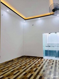 Chủ đi định cư bán gấp nhà p7. Bình Thạnh, 60m2, hẻm xe hơi, 5 tỷ 95.