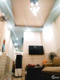 4.85 tỷ có nhà 45m2 3 lầu, Lê Quang Định Bình Thạnh, hẻm rộng đẹp.