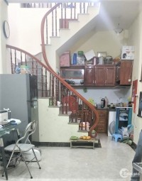 Cần bán nhà Pháp Vân, Hoàng Mai, 34m2, sát phố, ở luôn, chỉ 1.8 tỷ.