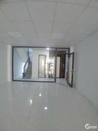 Còn trống duy nhất tầng 3+4 văn phòng 111 Hoàng Văn Thái 80m2.