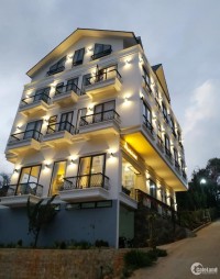 Bán khách sạn ngay trung tâm mới xây 23 phòng đường Hùng Vương - P.10 - Đà Lạt
