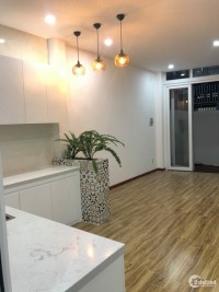 Nhỉnh 5 tỷ có nhà trung tâm Quận 1, 40m2, MT gần 4m, LH Đức Long 0908036642