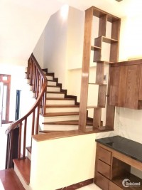 Trung Tâm Ngã Tư Sở, Mới Đẹp, 40m2, 5T, Nhỉnh 3 Tỷ.