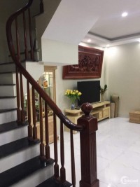 BÁN NHÀ HOÀNG QUỐC VIỆT 75M 4 TẦNG 5 TỶ 5 NGÕ THÔNG 0978439490