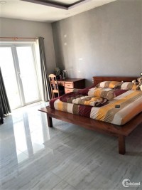 CẦN BÁN GẤP BIỆT THỰ HỒ VĂN HUÊ, 6M X 32M, HẺM Ô TÔ 6m, 17 tỷ. LH: 0774696167