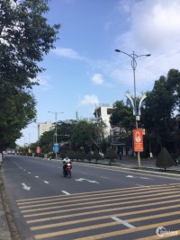 Bánh nhanh lô đất mặt tiền đường cách mạng tháng 8 33m đại lộ kinh tế Đà Nẵng