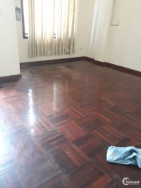 Chính chủ cần cho thuê nhà 3 tầng, Dt 210m2, gần biển Sơn Trà, giá rẻ.