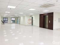 Cho thuê văn phòng 137m2 quận Bình Thạnh, trần sàn hoàn thiện, không vướng cột