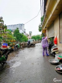 Cần bán nhà Ba Đình, ngõ thông,kinh doanh đỉnh, nhỉnh 2 tỷ.