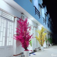 Nhà mới xây 3 căn liền kề 1 trệt 1 lầu, gần chợ Thuận Đạo, dọn vào ở ngay, 4x15