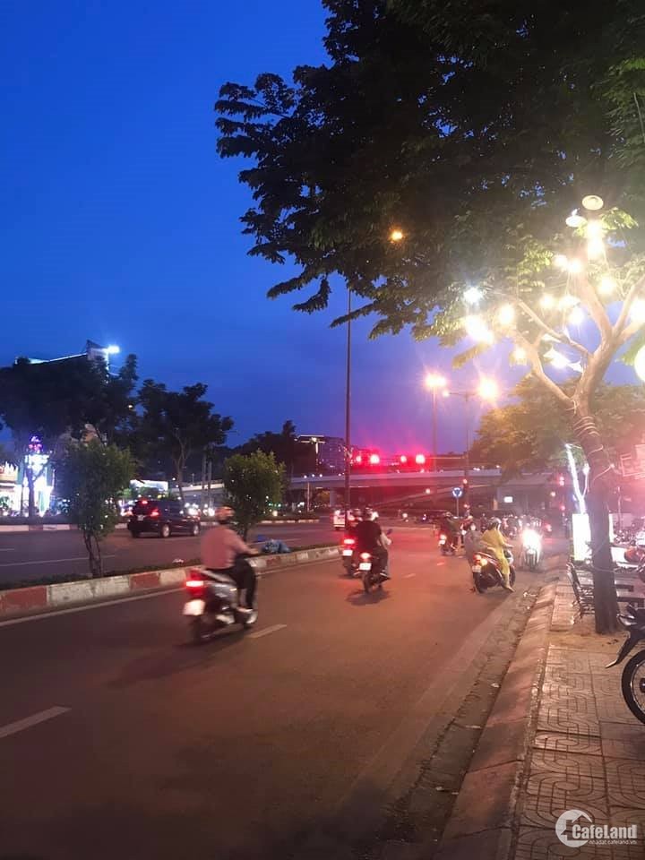 Bán nhà Nguyễn Thái Sơn, Mặt Tiền Phạm Văn Đồng Diện Tích 40m2. LH : 0932155399.