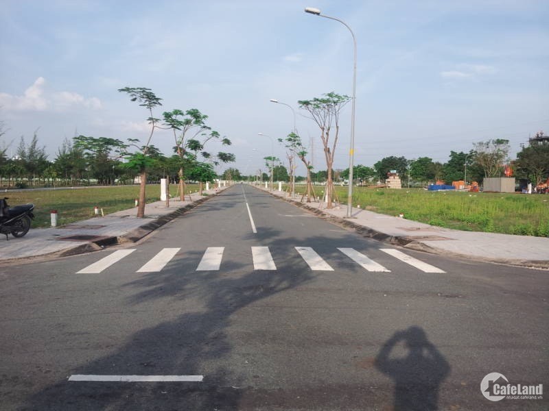 Cần tiền bán gấp lô đất mặt tiền đường Nguyễn Xiển quận 9 chỉ với 1,2 tỷ