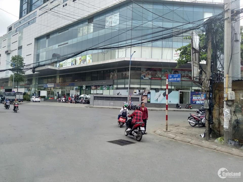 Bán nhà mặt phố Nguyễn Viết Xuân, kinh doanh, vỉa hè, 70m2, giá 16,8 tỷ