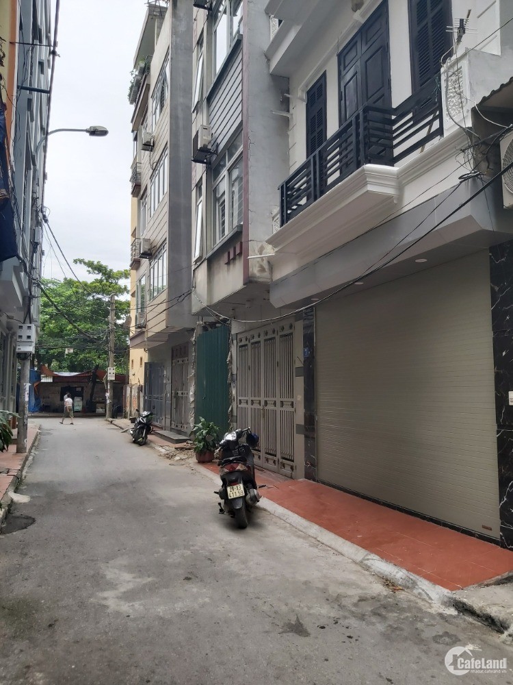 Bán nhà phố Mai Dịch - Doãn Kế Thiện đường phân lô ô-tô vào nhà