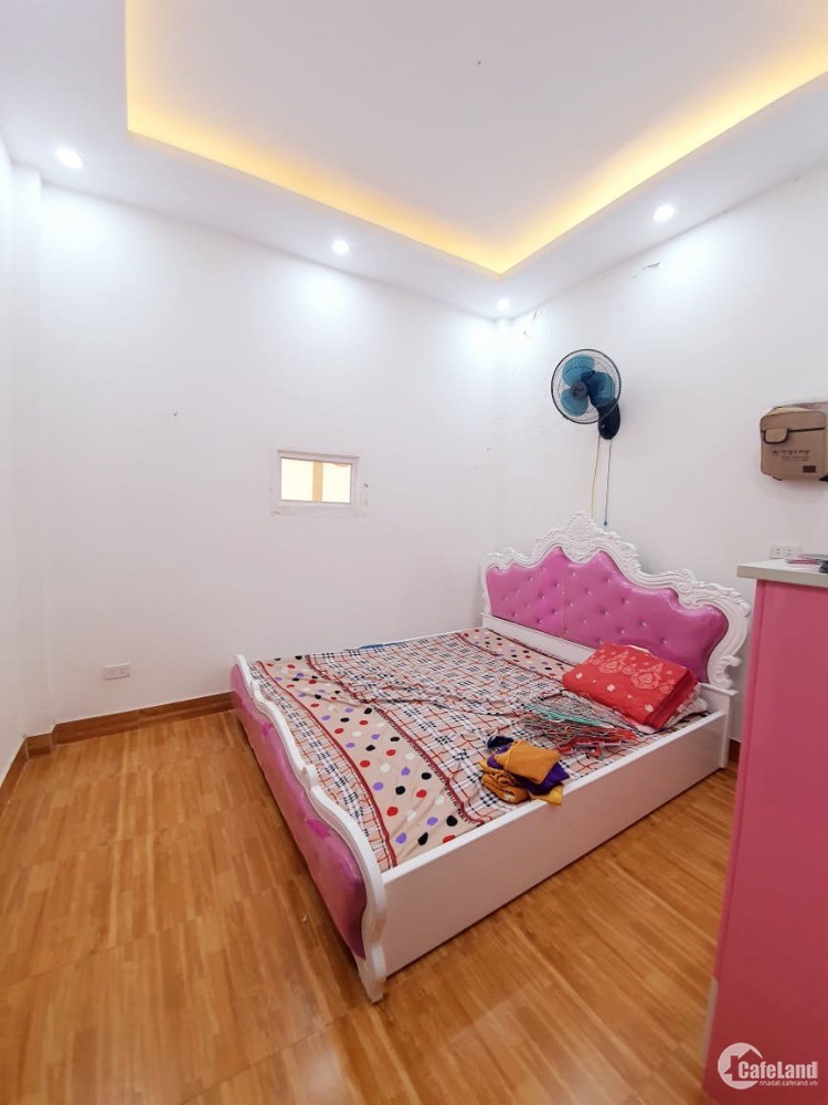 Bán nhà phố Khương Trung, 32m2, 4 tầng, MT 3.5m, Giá: 2.75 tỷ. 0906626679