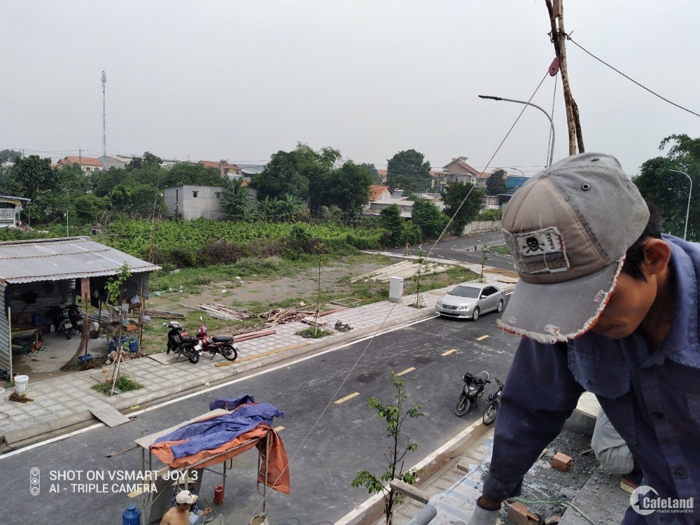 Bán gấp lô đất ngay trung tâm Dĩ An. DT 60m2. Đường 7 mét. Cách chợ Dĩ An 1km.